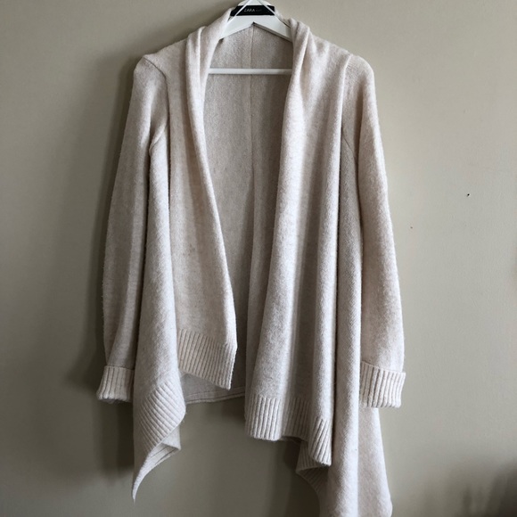 Zara Sweaters - 2/$15 Zara knit oversized cardigan